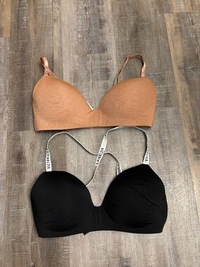 TWO Victoria's Secret T-Shirt Lightly Lined Wireless Bras w/ Branded Straps 36D